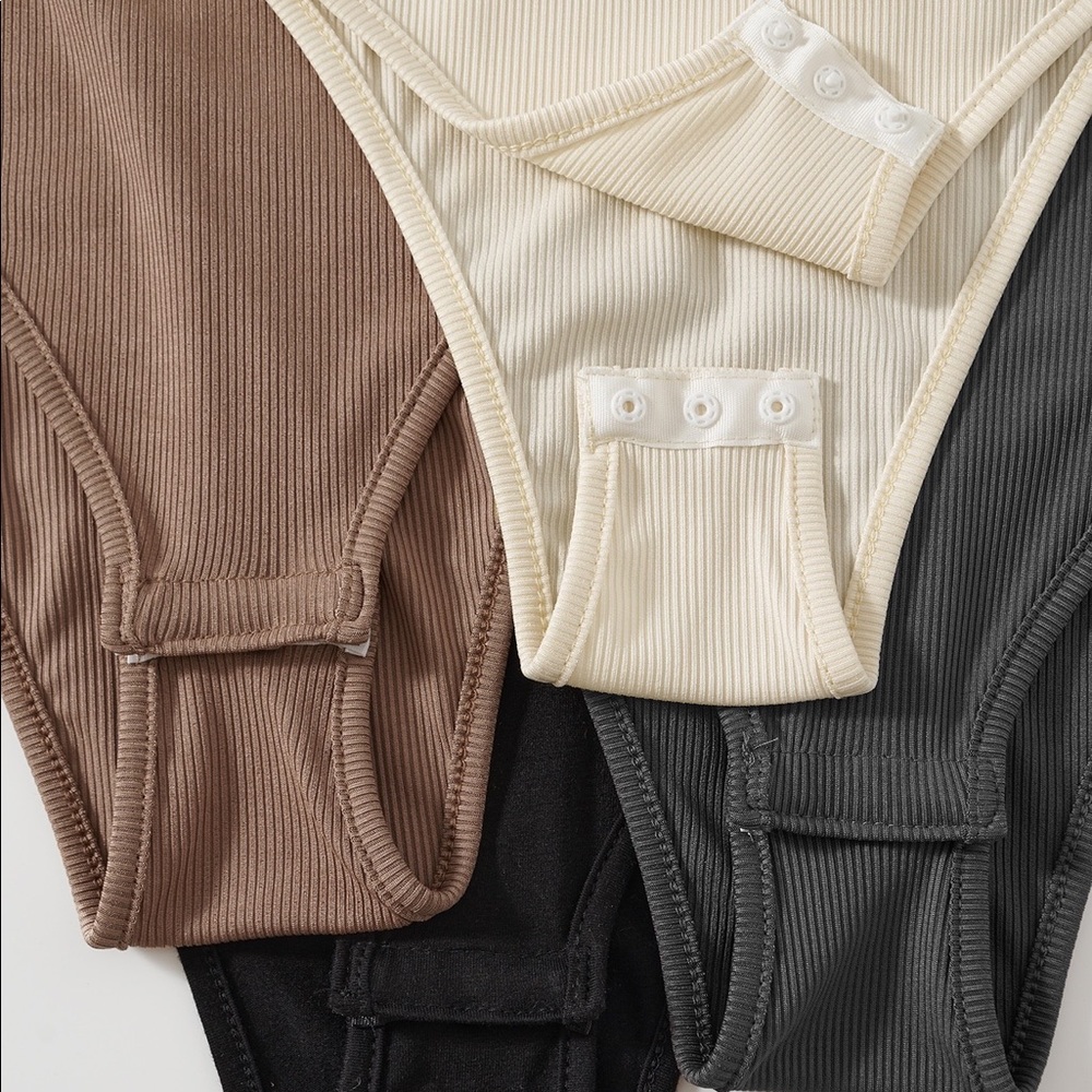 4 Piece Ribbed Bodysuits Set!! - Picture 2 of 5